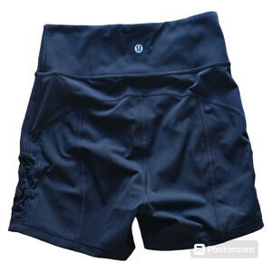 Lululemon Women’s Cinch Sides Shorts Black, Size 6
